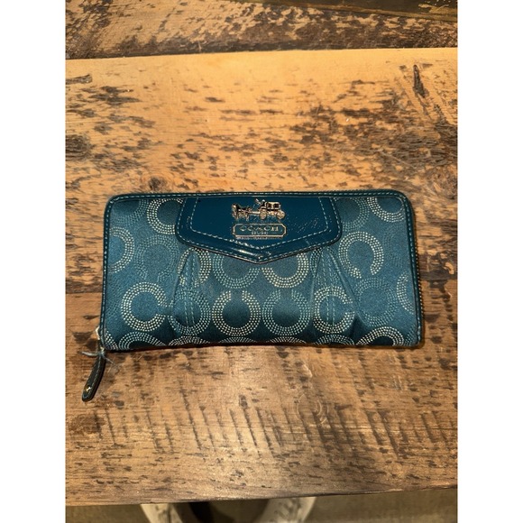 Vintage Coach OP ART ACC Zip Around Wallet Green Fabric Embossed‎ Leather Rare - Picture 1 of 4